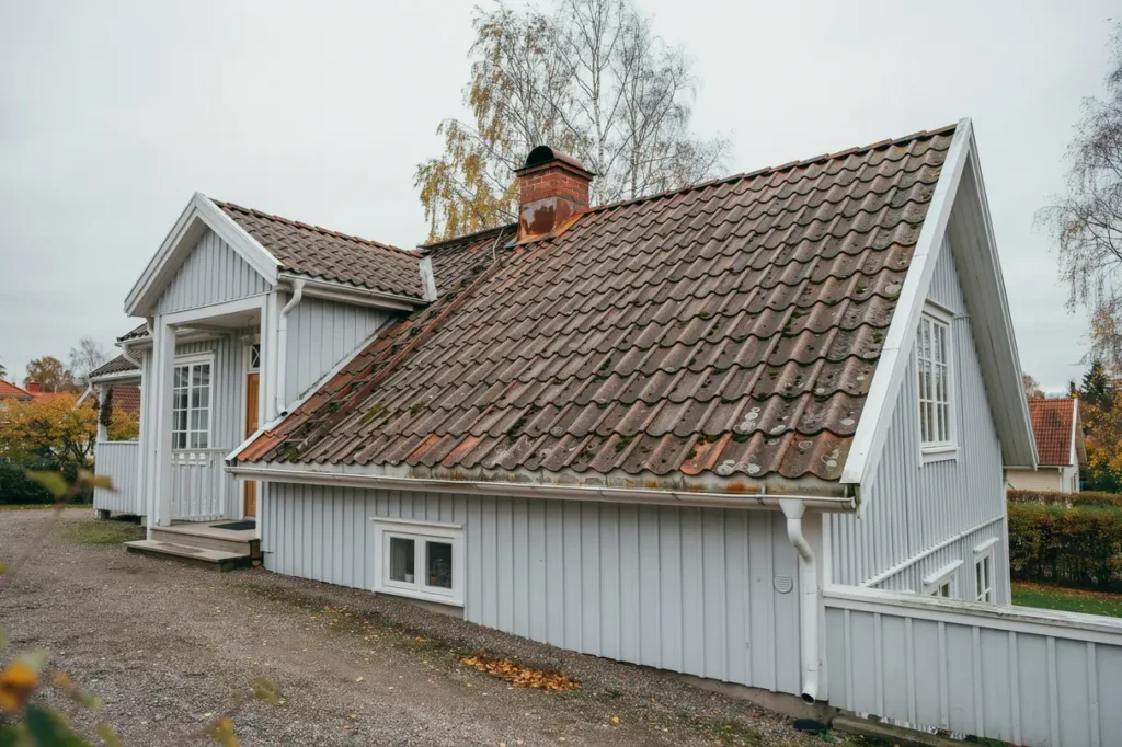 takets livsl ngd i praktiken s p verkar underh ll lutning och l ge n r det r dags att byta